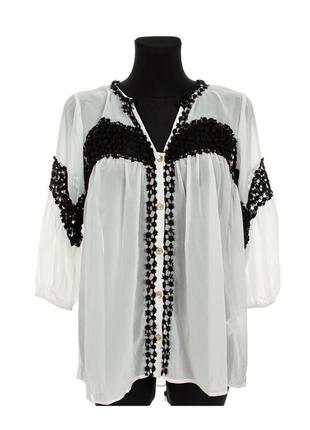 Шикарна блуза блузка в наявності чисто біла з декором з мереживом вільного крою b.young
