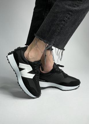 Жіночі кросівки new balance 327 у чорно-білому кольорі,стильні спортивні кросівки на кожен день