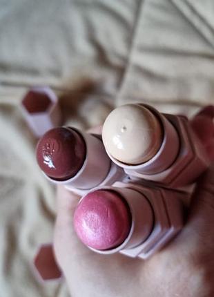 Хайлайтер консилер